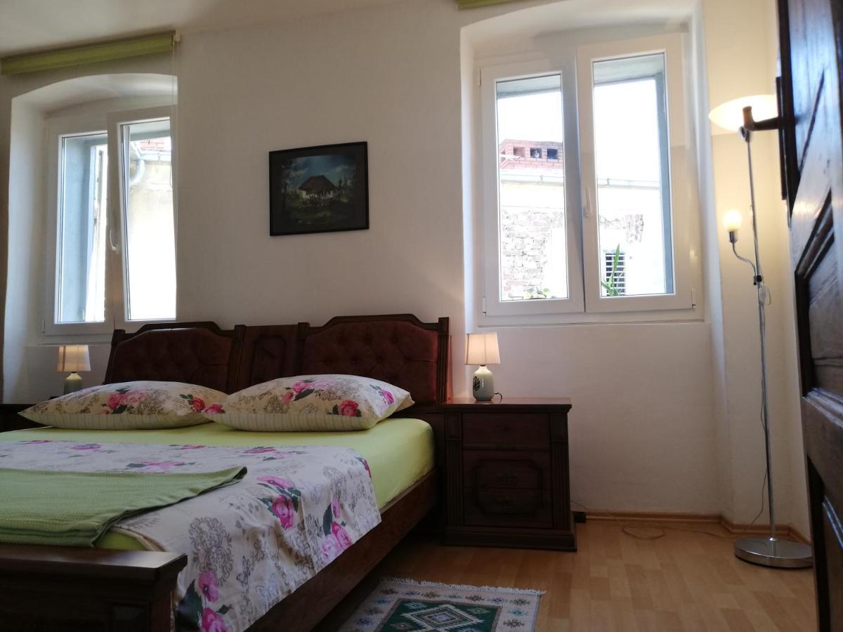 Apartment R&M Pula Eksteriør billede